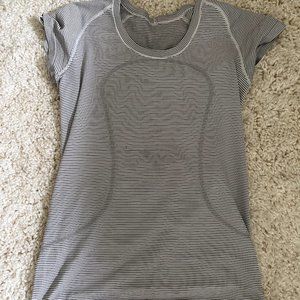 lululemon tee shirt